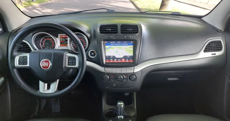 Fiat Freemont cena 56800 przebieg: 90000, rok produkcji 2015 z Toruń małe 781